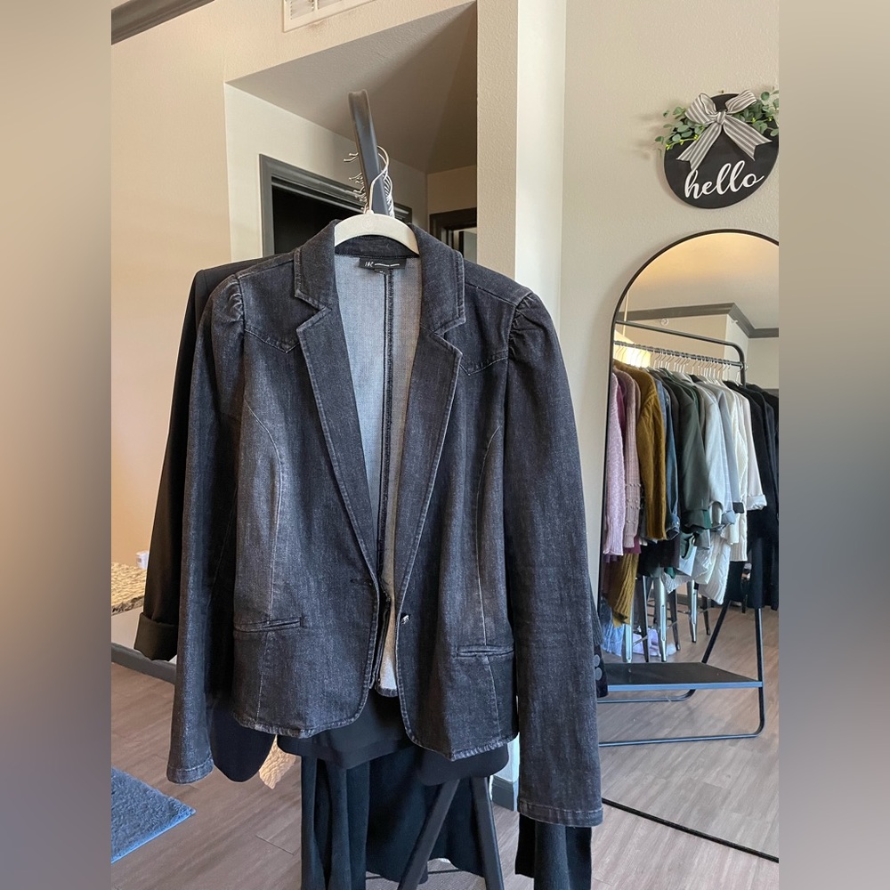 International Inc black jean jacket